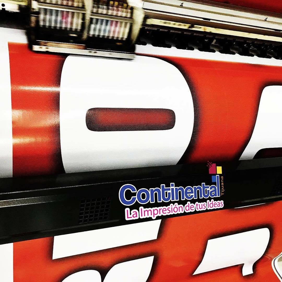 Lona roja en impresión de gran formato